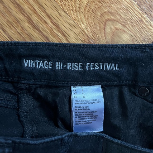 American Eagle black high rise distressed festival short - Picture 3 of 3